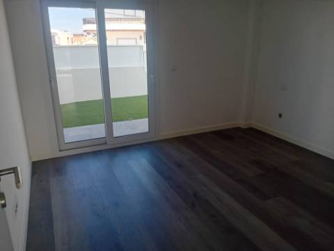 Moradia geminada de LUXO