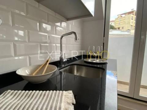 Apartamento T2 Com Vista de Rio