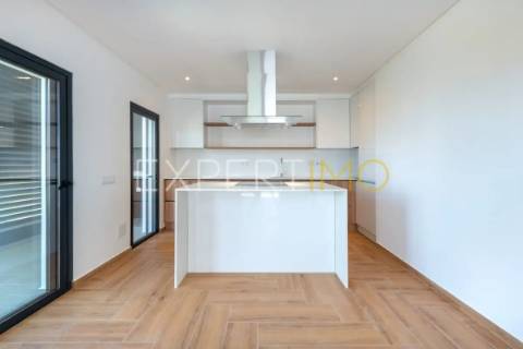 Apartamento T2 NOVO com garagem, arrecadação e piscina