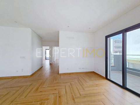 Apartamento T2 NOVO com garagem, arrecadação e piscina