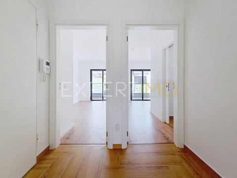Apartamento T2 NOVO com garagem, arrecadação e piscina