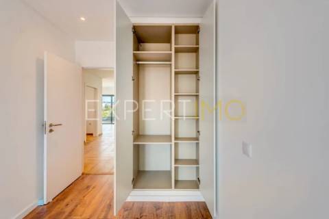 Apartamento T2 NOVO com garagem, arrecadação e piscina