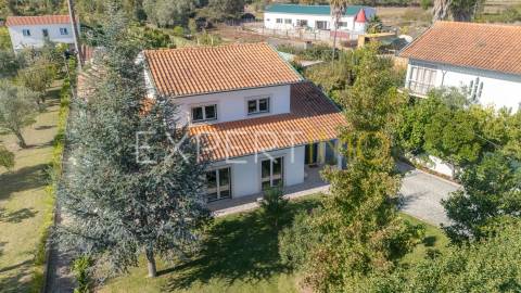 Moradia T5 c/ 500M2 1445m2 terreno, piscina, jardim na Mealhada