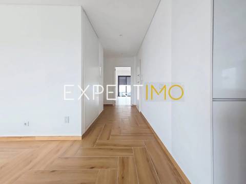 Apartamento T3 NOVO com garagem, arrecadação e piscina