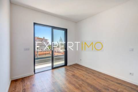 Apartamento T3 NOVO com garagem, arrecadação e piscina