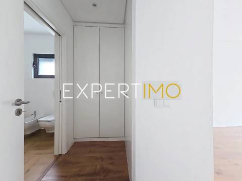 Apartamento T3 NOVO com garagem, arrecadação e piscina
