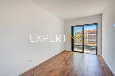 Apartamento T3 NOVO com garagem, arrecadação e piscina