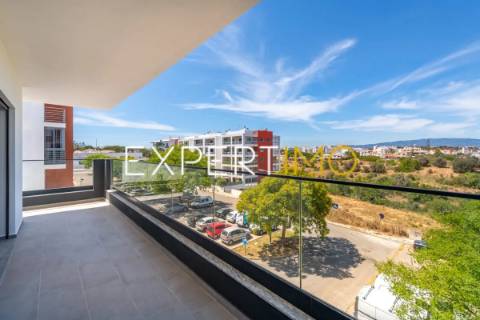 Apartamento T3 NOVO com garagem, arrecadação e piscina