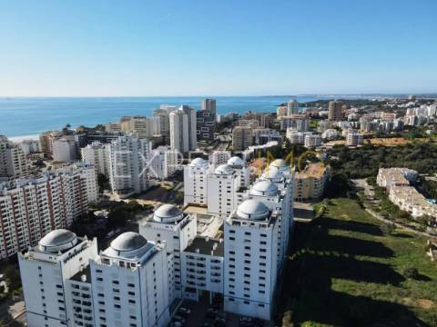 T1 em condomínio fechado a 300m da praia