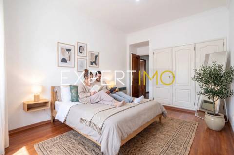 Apartamento T3 na Av. Dr. António Rodrigues Manito - Bairro do Liceu - Setúbal