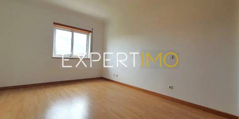 Apartamento T2 - Garagem -  S. Martinho do Bispo - Coimbra