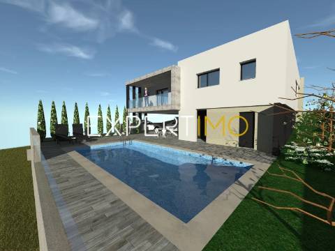 Moradia em inicio de Construção