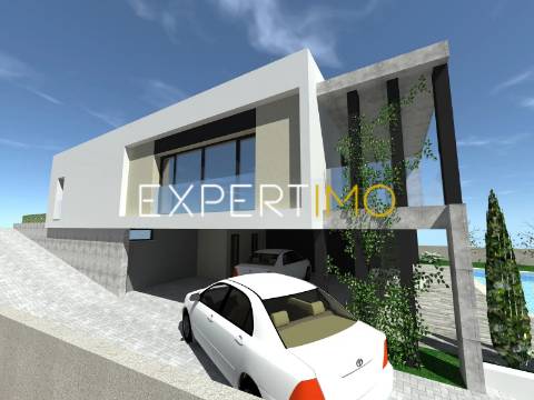 Moradia em inicio de Construção