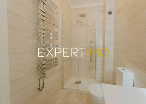 Apartamento T3+1 Totalmente Remodelado