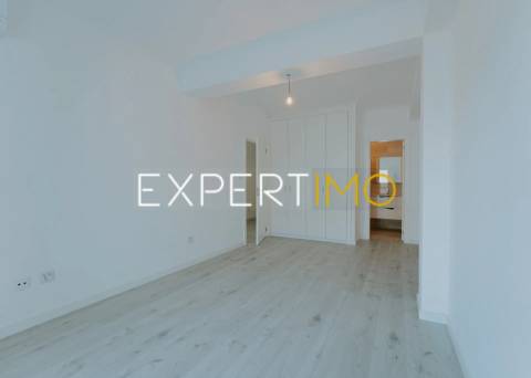 Apartamento T3+1 Totalmente Remodelado