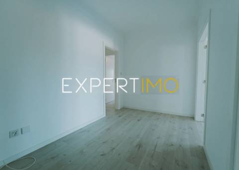 Apartamento T3+1 Totalmente Remodelado
