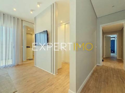 Apartamento T5 com Garagem Box - Centro de Portimão