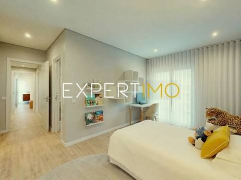 Apartamento T5 com Garagem Box - Centro de Portimão