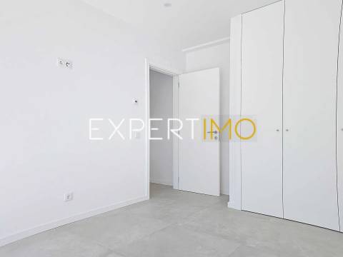Moradia NOVA na Mexilhoeira Grande com piscina