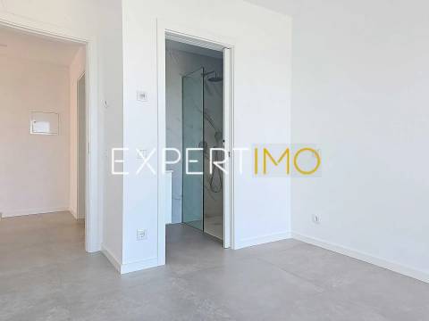 Moradia NOVA na Mexilhoeira Grande com piscina