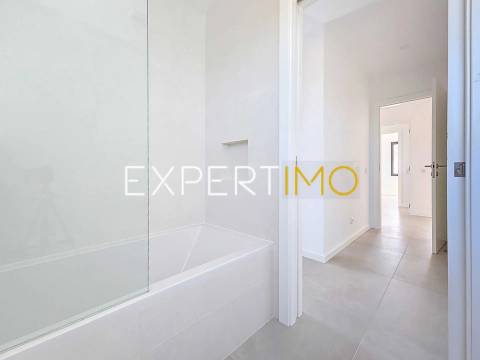 Moradia NOVA na Mexilhoeira Grande com piscina