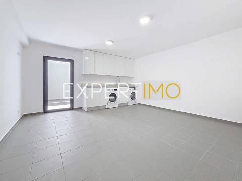 Moradia NOVA na Mexilhoeira Grande com piscina