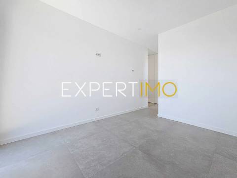 Moradia NOVA na Mexilhoeira Grande com piscina