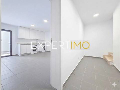 Moradia NOVA na Mexilhoeira Grande com piscina