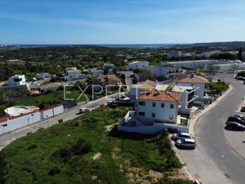Moradia NOVA na Mexilhoeira Grande com piscina