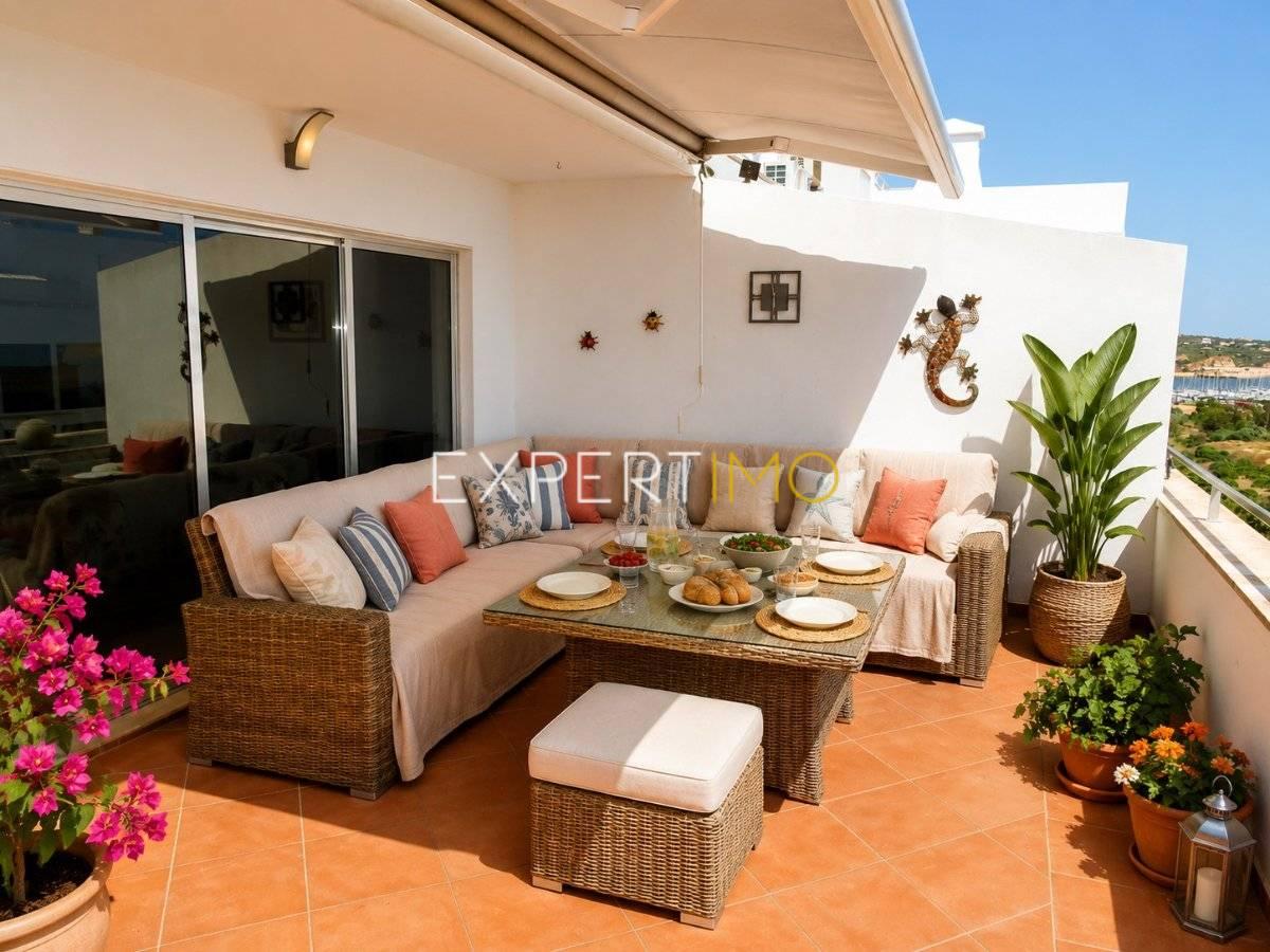 T1 Renovado com Terraço Privado perto da Marina de Portimão
