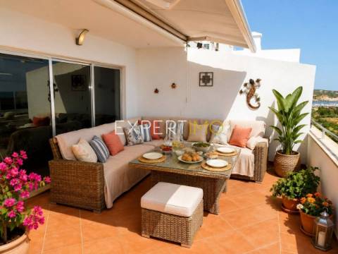 T1 Renovado com Terraço Privado perto da Marina de Portimão
