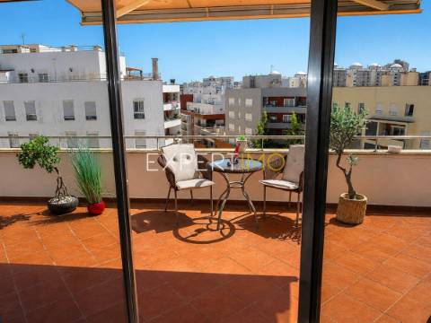 T1 Renovado com Terraço Privado perto da Marina de Portimão