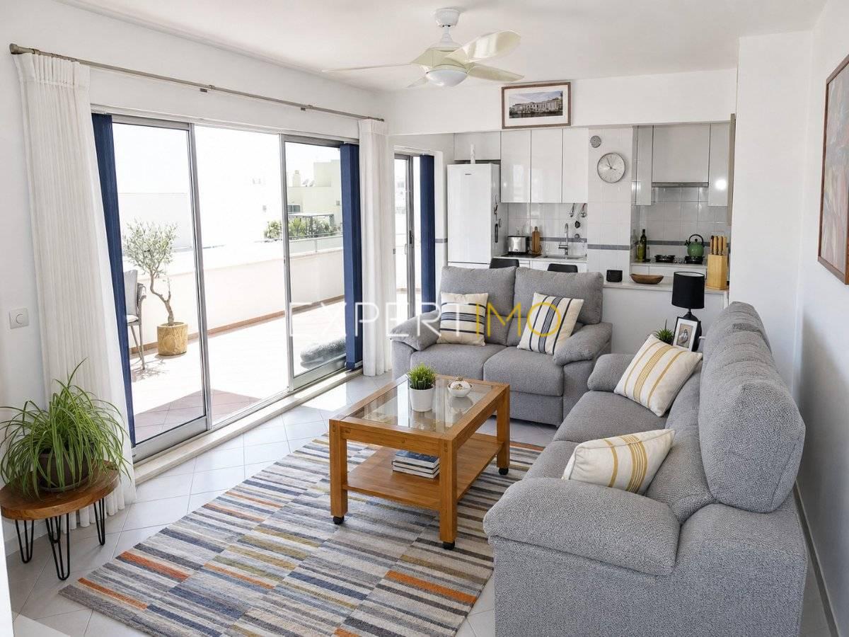 T1 Renovado com Terraço Privado perto da Marina de Portimão