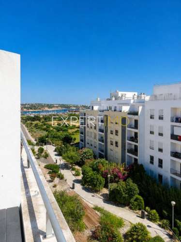 T1 Renovado com Terraço Privado perto da Marina de Portimão