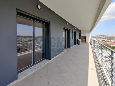 Apartmento Penthouse T3+1 nas Colinas do Cruzeiro