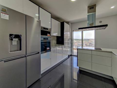 Apartmento Penthouse T3+1 nas Colinas do Cruzeiro