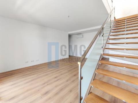 Apartmento Penthouse T3+1 nas Colinas do Cruzeiro