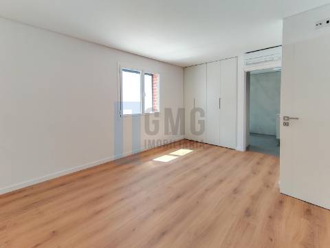 Apartmento Penthouse T3+1 nas Colinas do Cruzeiro