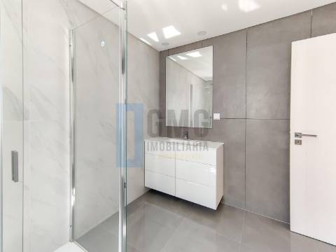 Apartmento Penthouse T3+1 nas Colinas do Cruzeiro