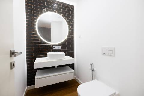 Espaço Comercial Remodelado - 3 Suítes | Casal da Carochia, Ramada (Odivelas)