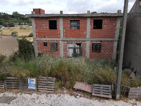 Terreno com 274m2 para Construção de Moradia Unifamiliar no Alto das Arroteias, Caneças