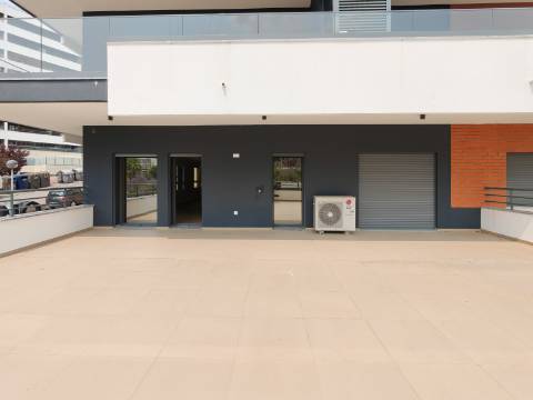 Apartamento T3+1 (T4) com Terraço e Garagem para 4 Carros - Colinas do Cruzeiro, Odivelas