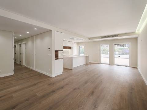 Apartamento T3+1 (T4) com Terraço e Garagem para 4 Carros - Colinas do Cruzeiro, Odivelas