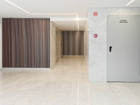 Apartamento T3+1 (T4) com Terraço e Garagem para 4 Carros - Colinas do Cruzeiro, Odivelas