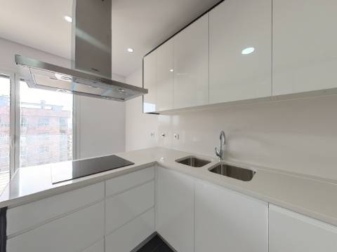 Apartamento T3 na Urbanização Colinas do Cruzeiro, Odivelas.