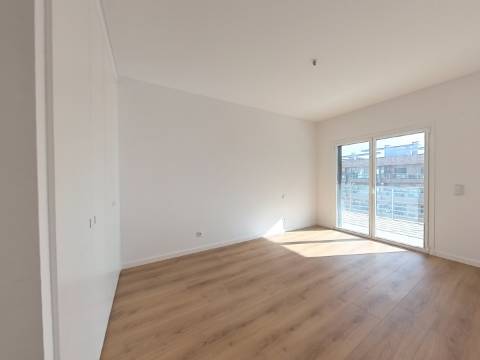 Apartamento T3 na Urbanização Colinas do Cruzeiro, Odivelas.