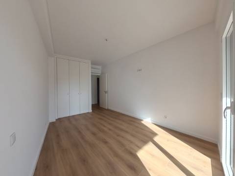 Apartamento T3 na Urbanização Colinas do Cruzeiro, Odivelas.