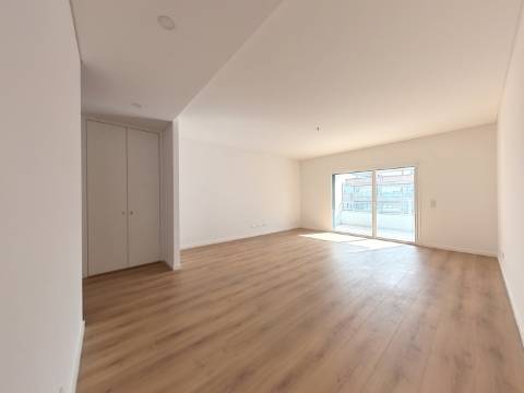Apartamento T3 na Urbanização Colinas do Cruzeiro, Odivelas.