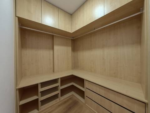 Apartamento T3 na Urbanização Colinas do Cruzeiro, Odivelas.