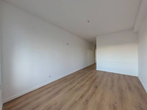 Apartamento T3 na Urbanização Colinas do Cruzeiro, Odivelas.